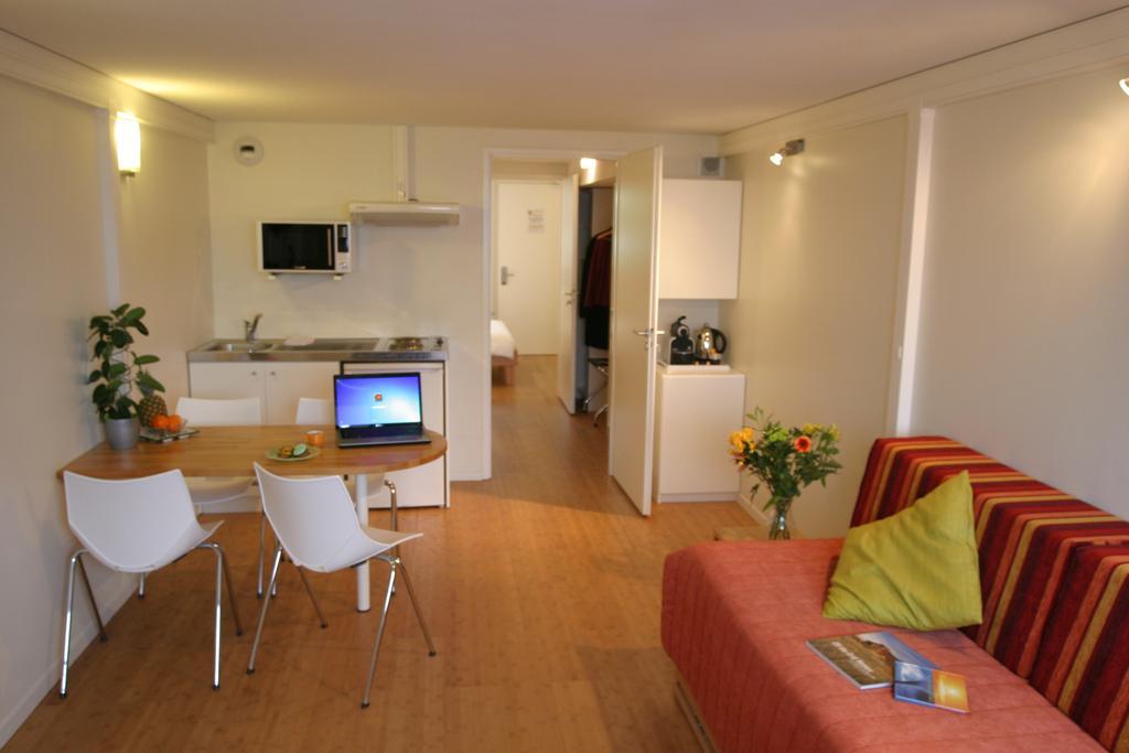 Hotel Pierre Blanche Chatillon-en-Michaille Habitación foto
